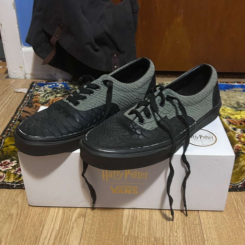Vans Harry Potter Slytherin shoes size 10
